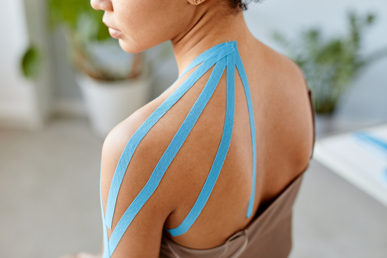 Kinezio taping Kinezio taping - Podpora gibanju in regeneraciji brez omejevanja