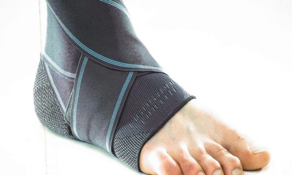 Poškodba gležnja: vrste, simptomi, zdravljenje in rehabilitacija